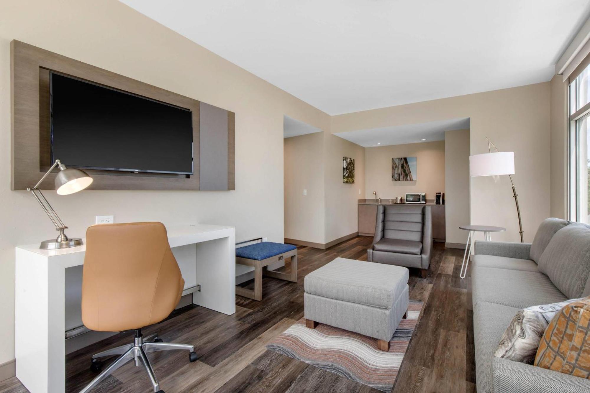 Cambria Hotel Mount Pleasant - Чарлстън Екстериор снимка